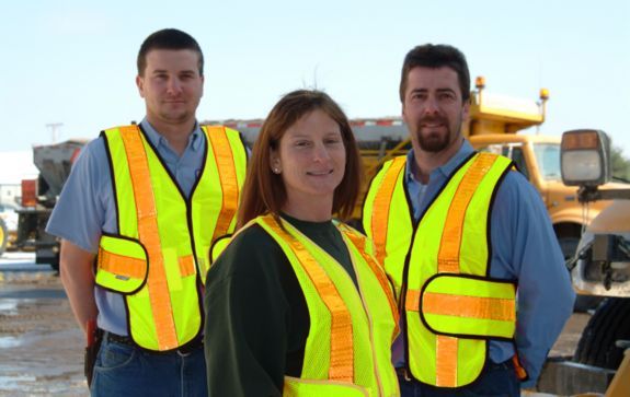 The Difference Between Fluorescent And Retroreflective Materials At The Workplace