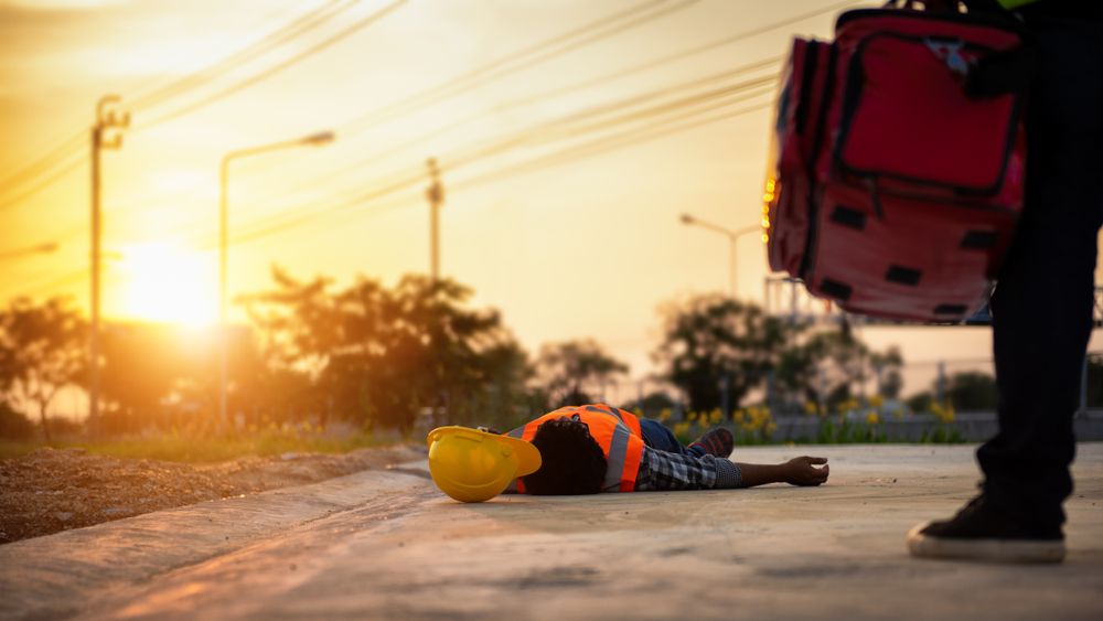 worker collapses from heat stress