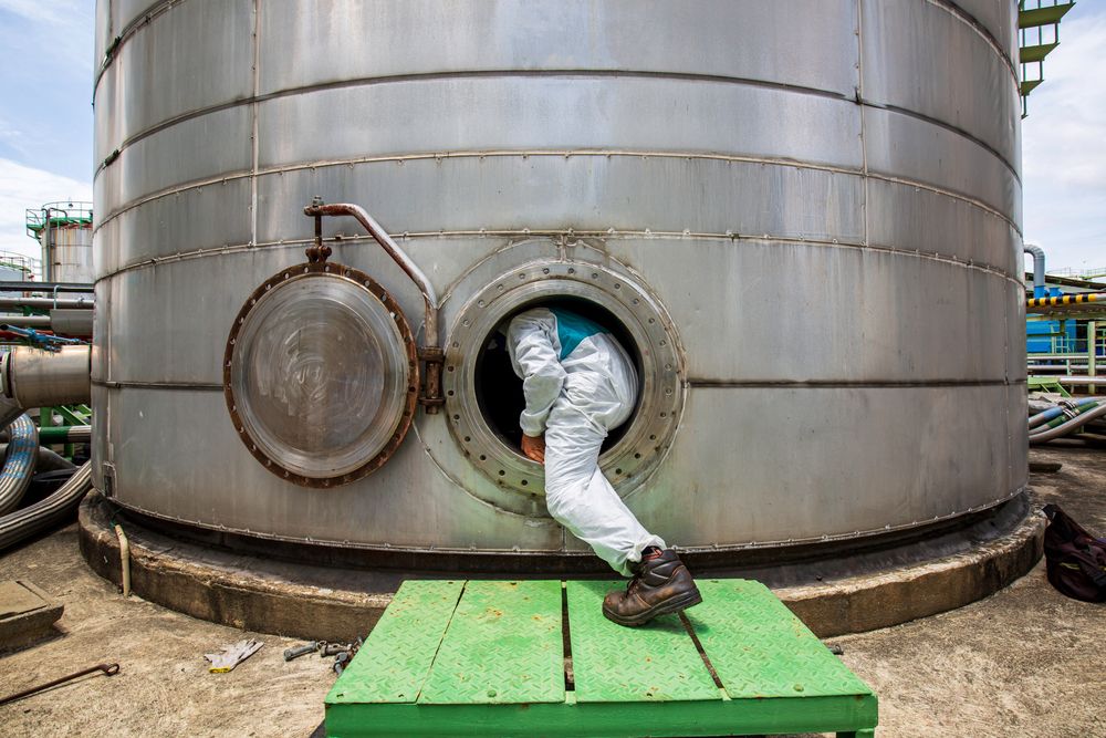 worker enters confined space