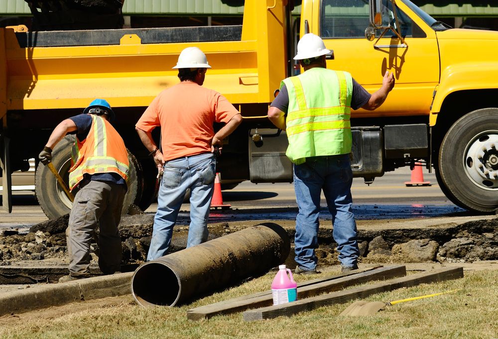 workers at Ontario construction site